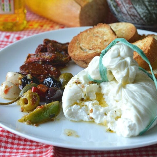 Creamy Burrata Appetizers: A Luxurious Prelude to Memorable Dining