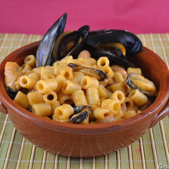 Pasta with beans and mussels