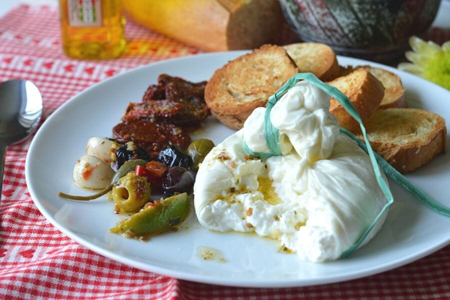 Creamy Burrata Appetizers: A Luxurious Prelude to Memorable Dining