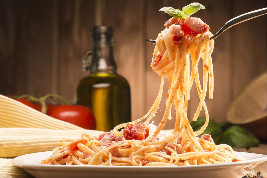 Dining Out Italian-Style: Exploring the Charms of Italian Food