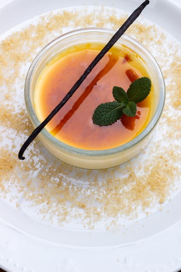 Pistachio creme brulee