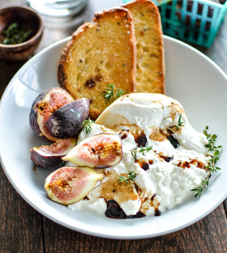 BURRATA WITH FRESH FIGS AND CRISPY BREAD